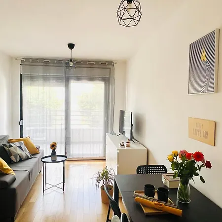 Almond 1 - Free Parking Apartment