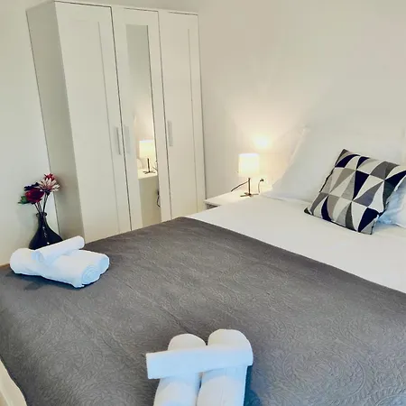 Almond 1 - Free Parking Apartment