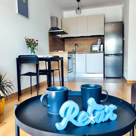 Almond 1 - Free Parking Apartment