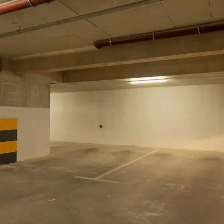Almond 1 - Free Parking Split